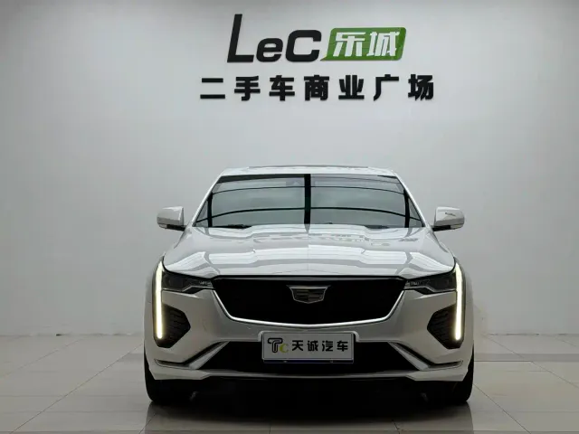 Cadillac CT4 — Фото автомобиля 2