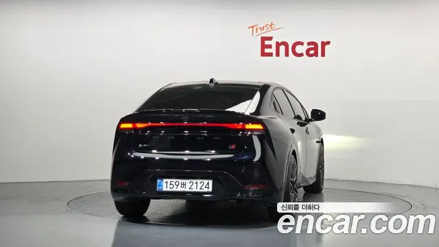 Toyota Prius — Фото автомобиля 4