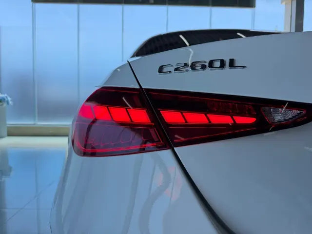 Mercedes-Benz C-Class — Фото автомобиля 11
