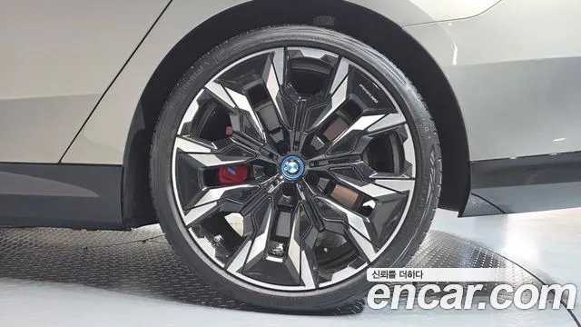BMW 5-Series — Фото автомобиля 18