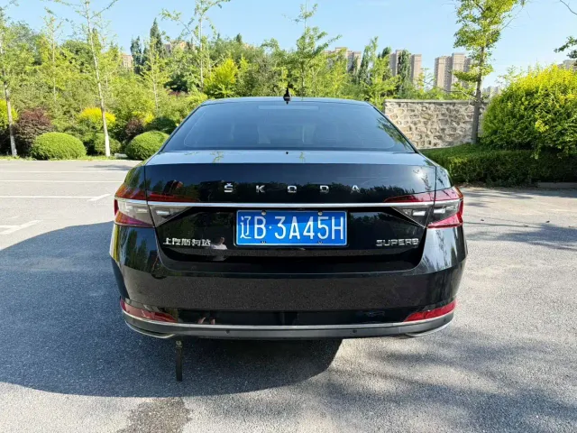 Skoda Superb — Фото автомобиля 5