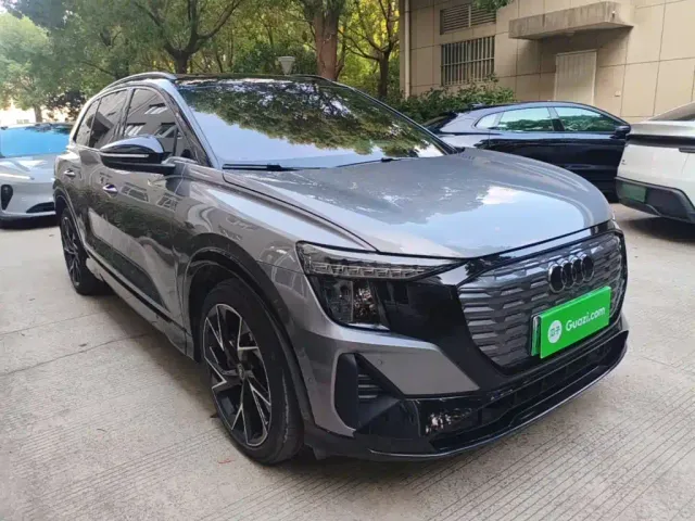 Audi Q5 e-tron — Фото автомобиля 3