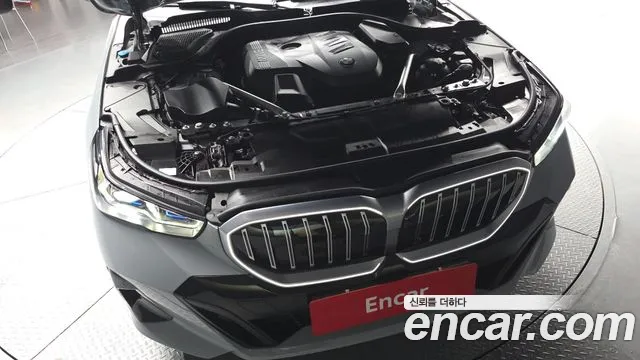 BMW 5-Series 5 серия (G60) 530i xDrive M Sport — Фото автомобиля 5
