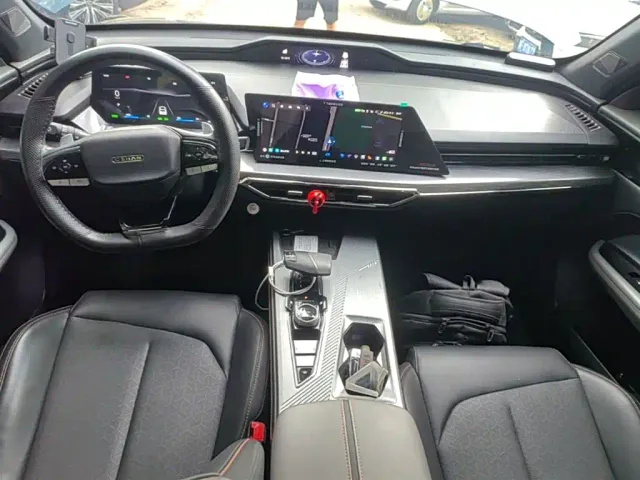 Changan Oshan Z6 EV — Фото автомобиля 9