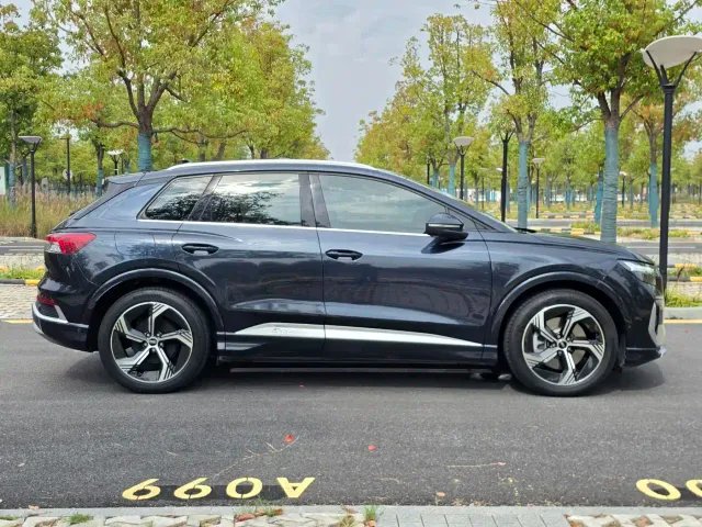 Audi Q4 e-tron — Фото автомобиля 8