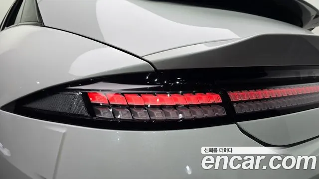 Hyundai Ioniq 6 — Фото автомобиля 8