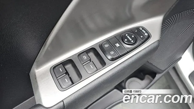 Kia Niro — Фото автомобиля 18