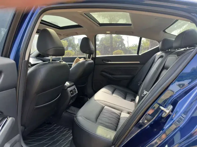 Nissan Teana — Фото автомобиля 5