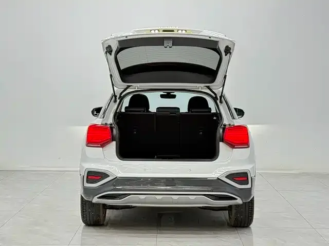 Audi Q2L — Фото автомобиля 12