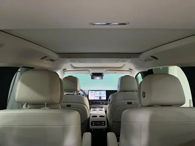 Li Auto MEGA — Фото автомобиля 10