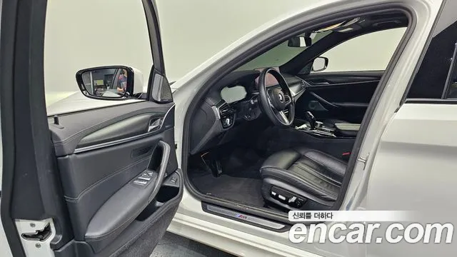 BMW 5 Series G30 — Фото автомобиля 15