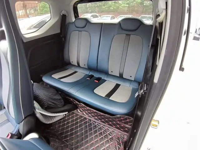 Wuling Hongguang Mini EV — Фото автомобиля 16