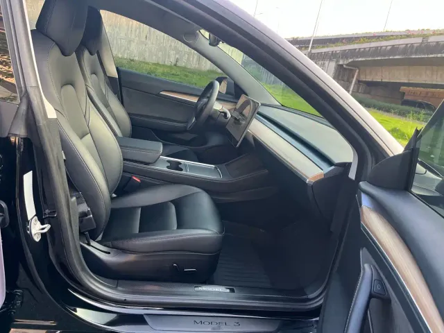 Tesla Model 3 — Фото автомобиля 11