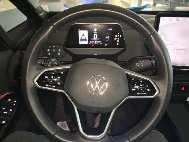 Volkswagen ID.3 — Фото автомобиля 10