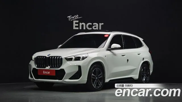 Фотография автомобиля — BMW X1 U11