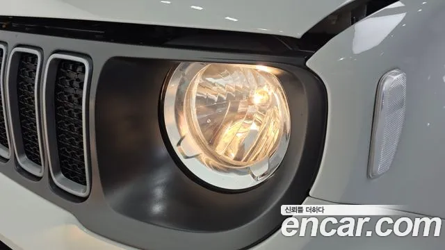Jeep Renegade — Фото автомобиля 7