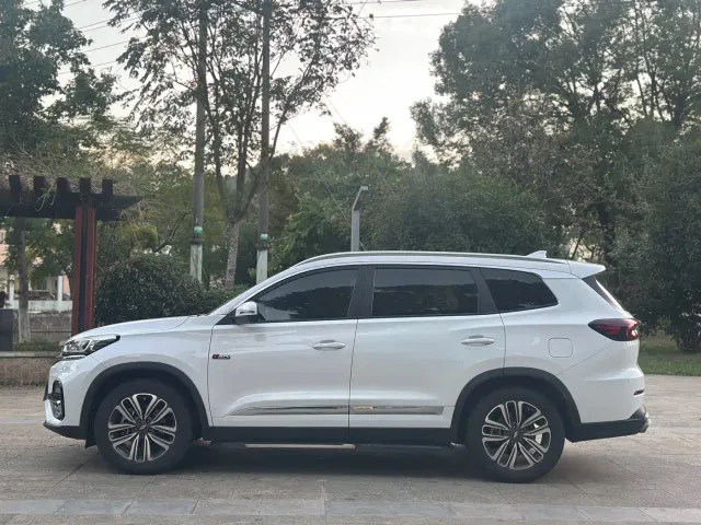 Chery Tiggo 8 — Фото автомобиля 4