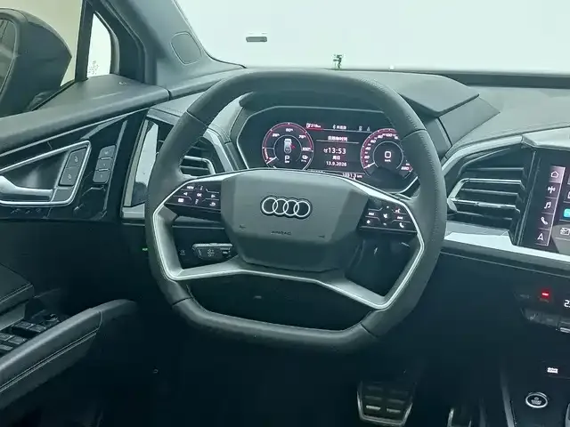 Audi Q4 e-tron — Фото автомобиля 13