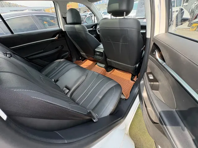 Roewe RX5 Max — Фото автомобиля 12