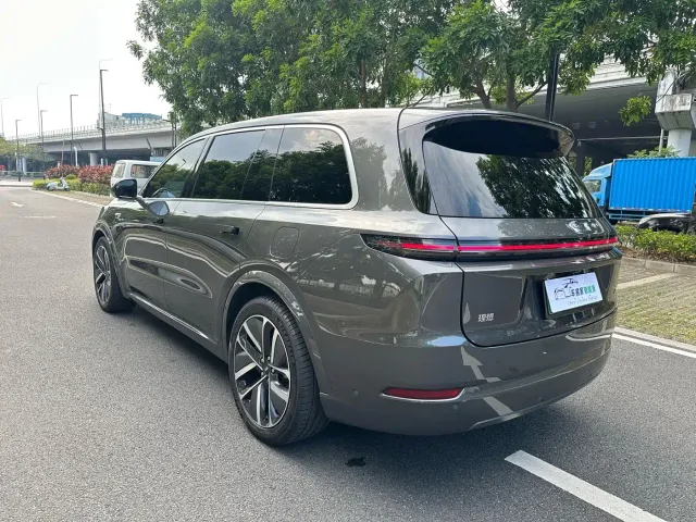 Li Auto L9 — Фото автомобиля 7