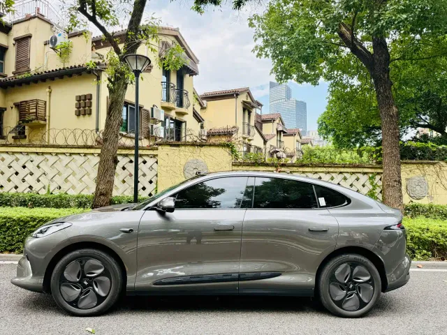 IM Motors LS6 — Фото автомобиля 4