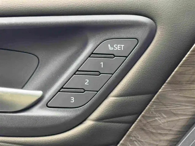 Toyota Alphard — Фото автомобиля 18