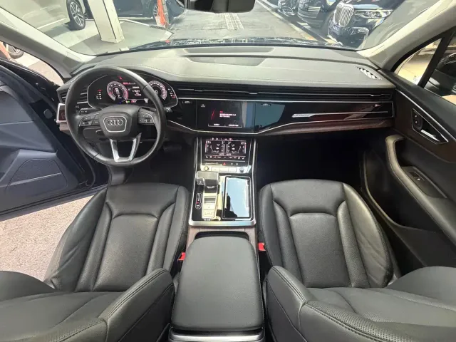Audi Q7 — Фото автомобиля 15