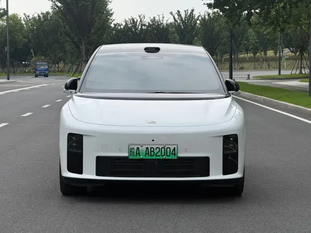 Li Auto i6 — Фото автомобиля 2