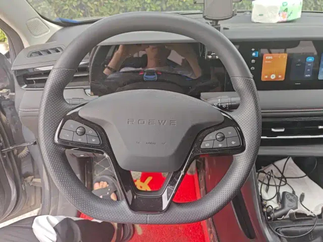 Roewe i5 — Фото автомобиля 15