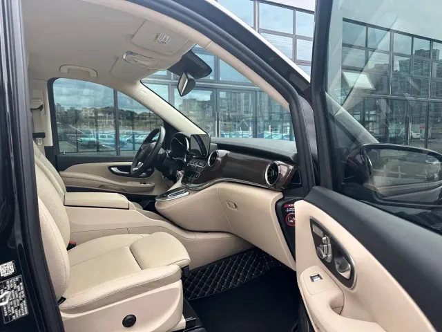 Mercedes-Benz V-Class — Фото автомобиля 13