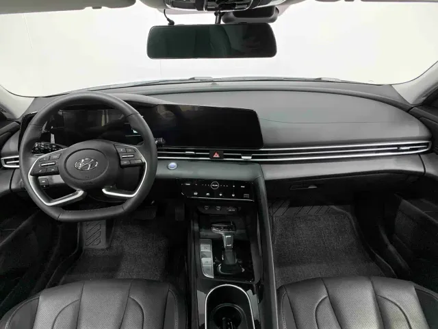 Hyundai Elantra — Фото автомобиля 8
