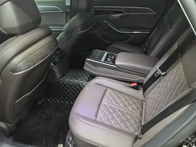 Audi A8 — Фото автомобиля 4