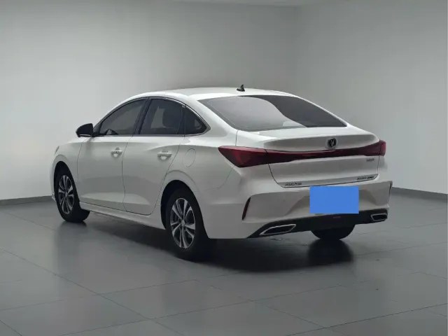 Changan Eado — Фото автомобиля 6