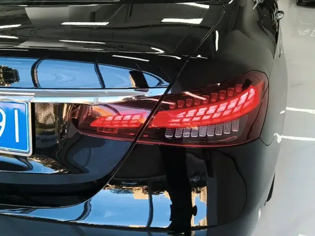 Mercedes-Benz E-Class — Фото автомобиля 7