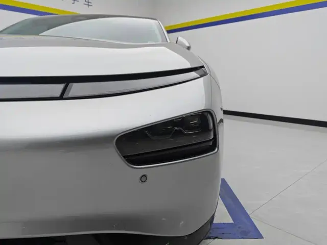 Xpeng P7 — Фото автомобиля 5