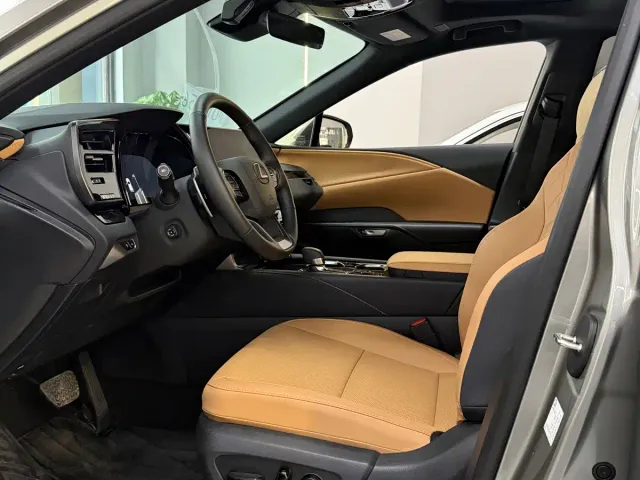 Lexus RX — Фото автомобиля 5
