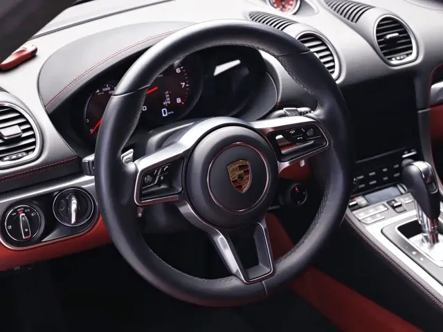 Porsche 718 — Фото автомобиля 12