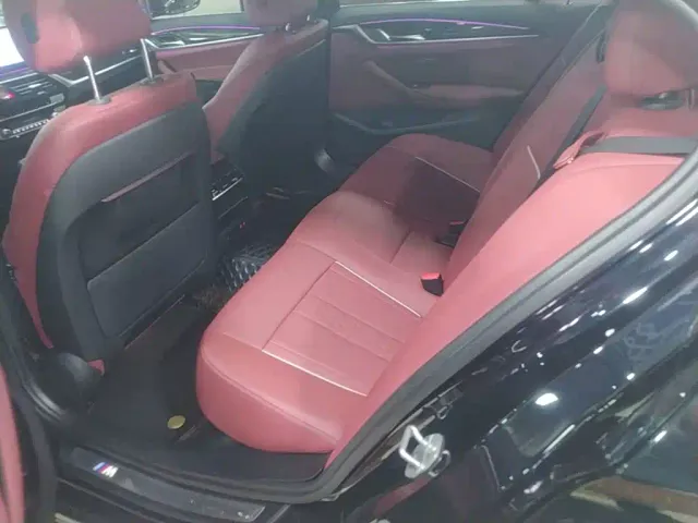 BMW 5 Series — Фото автомобиля 16