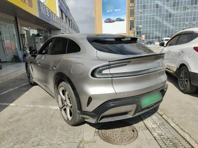 Xiaomi YU7 — Фото автомобиля 4