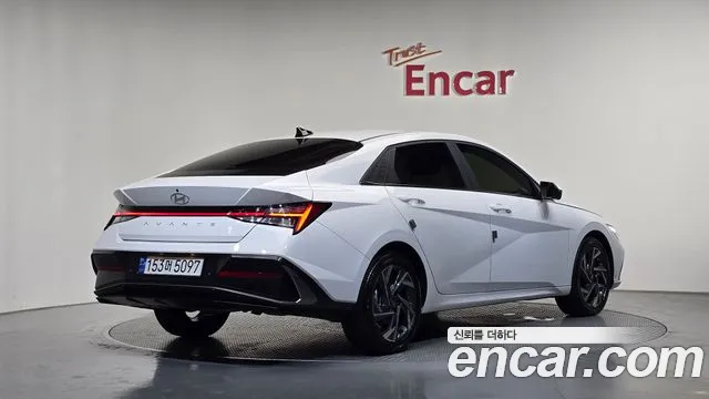 Hyundai Avante CN7 — Фото автомобиля 2