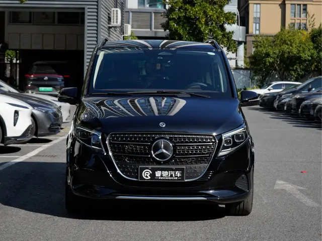 Mercedes-Benz V-Class — Фото автомобиля 2