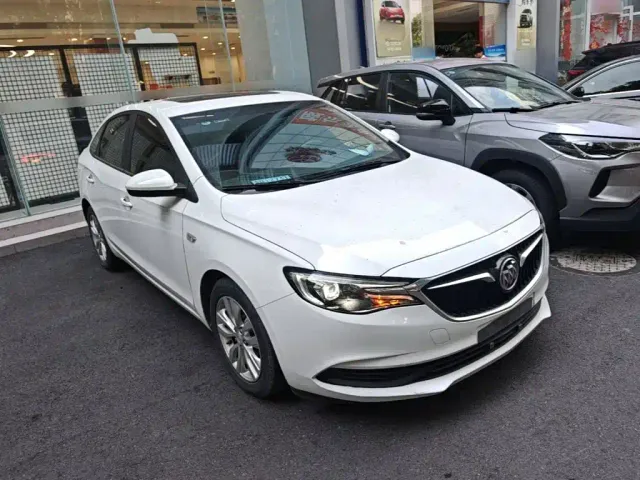 Buick Excelle — Фото автомобиля 3
