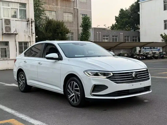 Volkswagen Lavida — Фото автомобиля 3