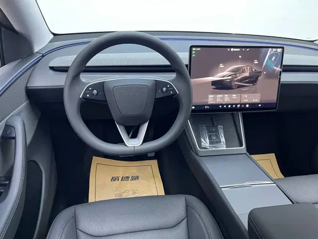 Tesla Model Y — Фото автомобиля 23