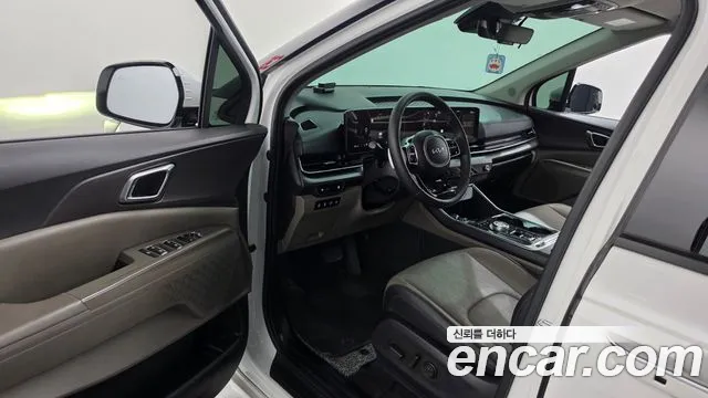 Kia Carnival Generation 4 — Фото автомобиля 10
