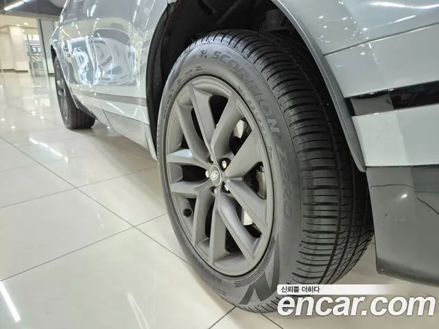 Land Rover Range Rover Velar — Фото автомобиля 19