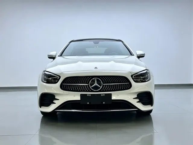 Mercedes-Benz E-Class — Фото автомобиля 2