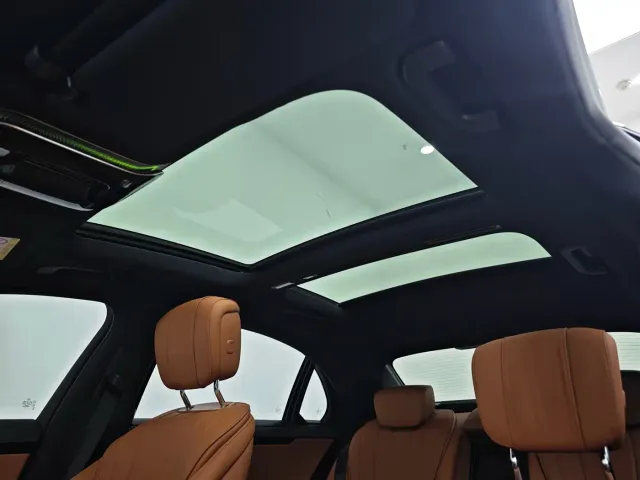 Mercedes-Benz S-Class — Фото автомобиля 14