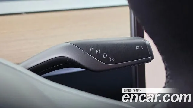 Tesla Model Y — Фото автомобиля 9