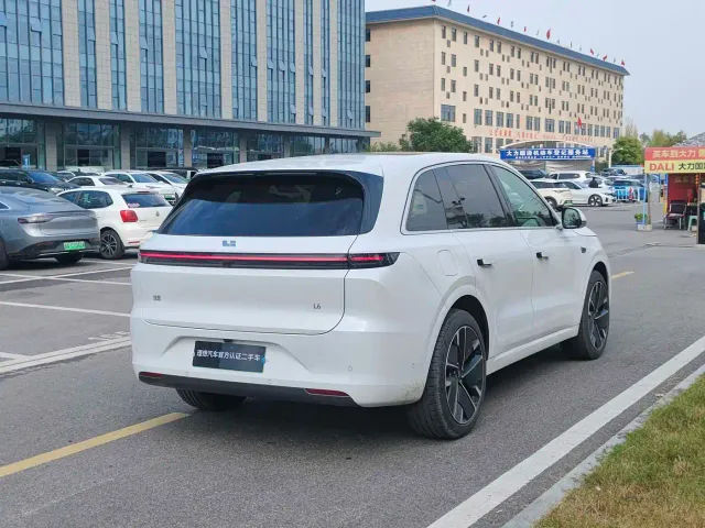 Li Auto L6 — Фото автомобиля 8